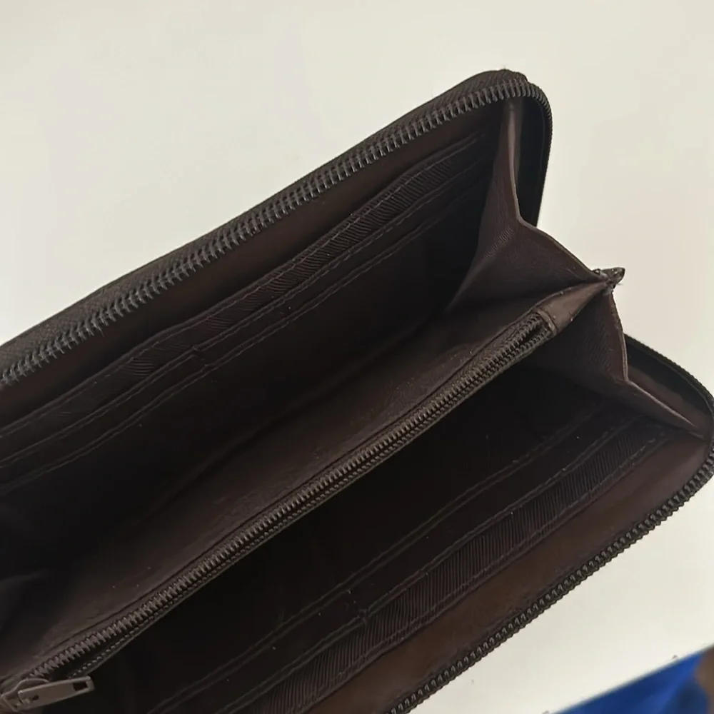 N/A brown wallet
